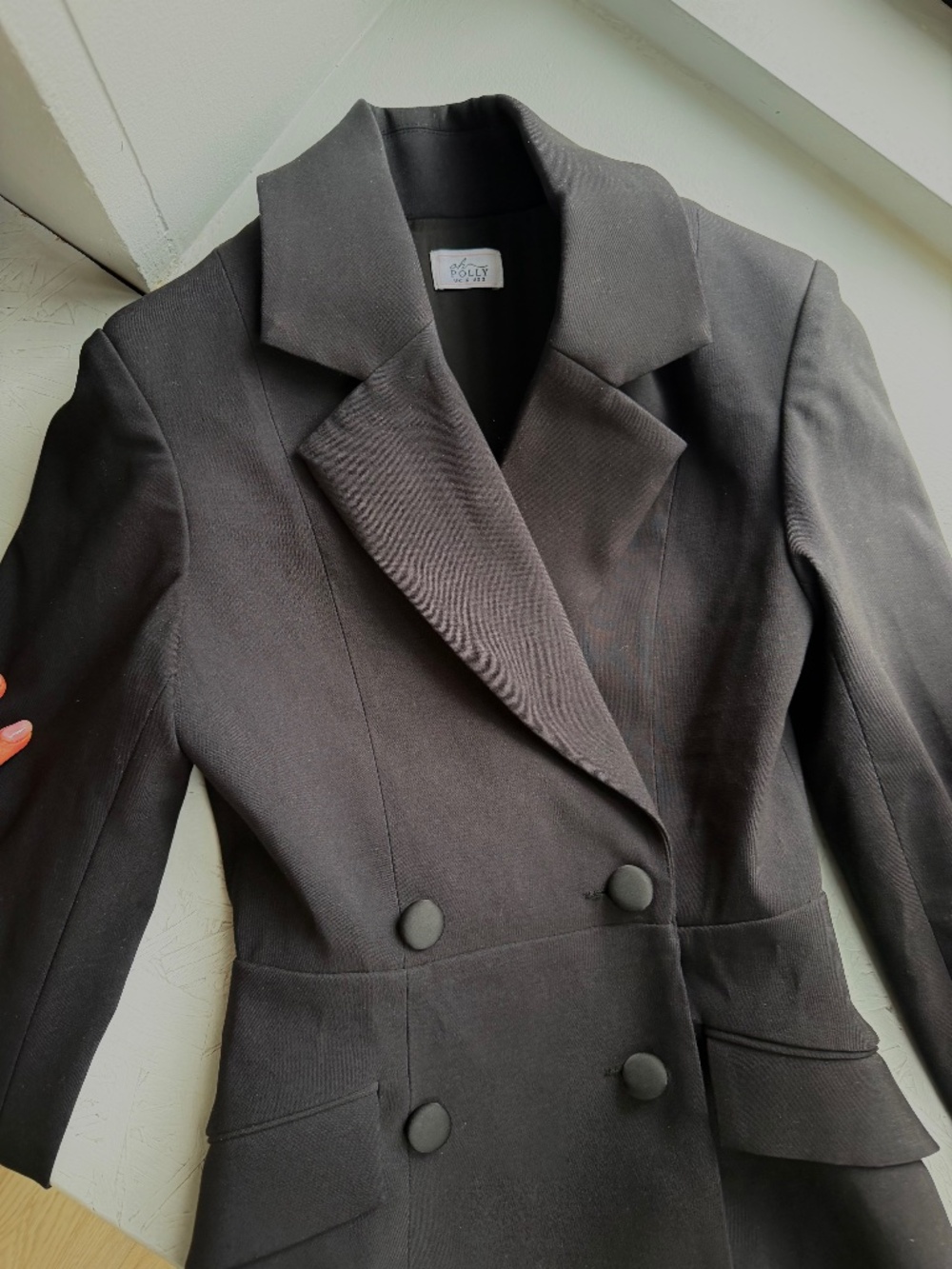 Black blazer oh Polly